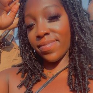 Meet your Posher, Candace